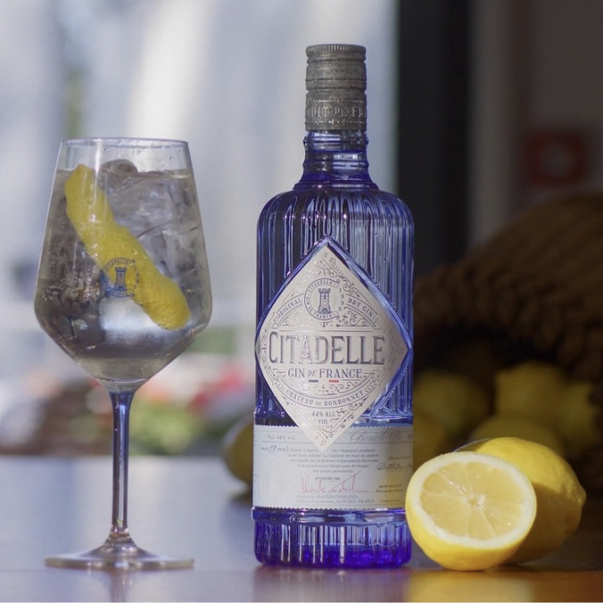 Citadelle Gin, glass and bottle